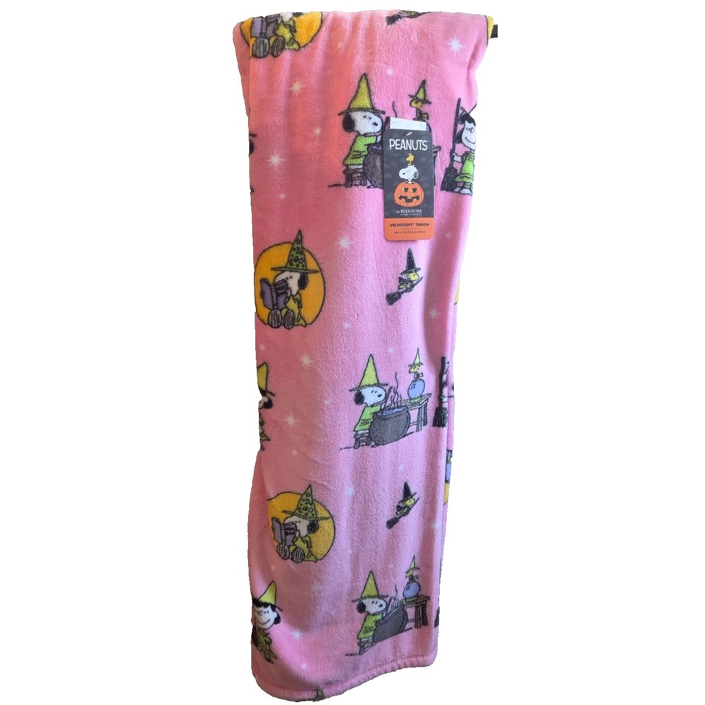 Peanuts Snoopy Halloween Throw Blanket 60x70 Pink Witch New Berkshire Plush